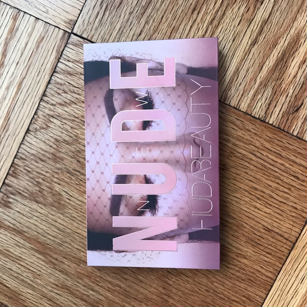 Huda beauty eyeshadow